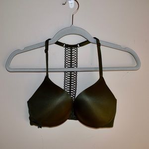 32D Victoria Secret Padded